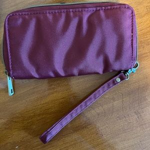 Travelon Wristlet Purple